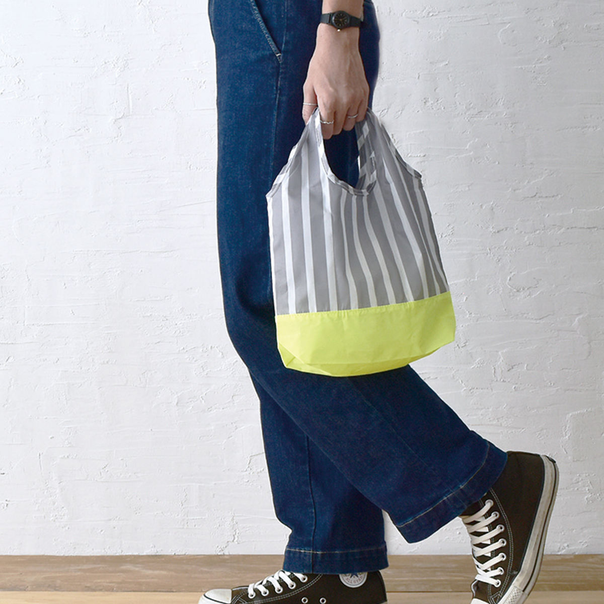 エコバッグ 反射で光るエコバッグ Sサイズ PASSO ソリッド ( ショッピングバッグ 買い物かばん 買い物袋 光る 洗える 洗濯OK 洗濯できる 折りたたみ マチ付き マチ有り コンパクト おしゃれ 夜間 夜道 犬の散歩 ウォーキング ) 【レッド】 レッド