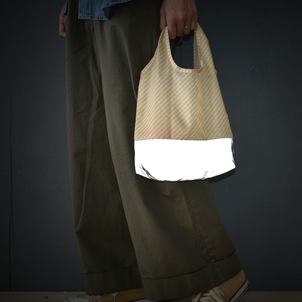 エコバッグ 反射で光るエコバッグ Sサイズ PASSO ソリッド ( ショッピングバッグ 買い物かばん 買い物袋 光る 洗える 洗濯OK 洗濯できる 折りたたみ マチ付き マチ有り コンパクト おしゃれ 夜間 夜道 犬の散歩 ウォーキング ) 【レッド】 レッド