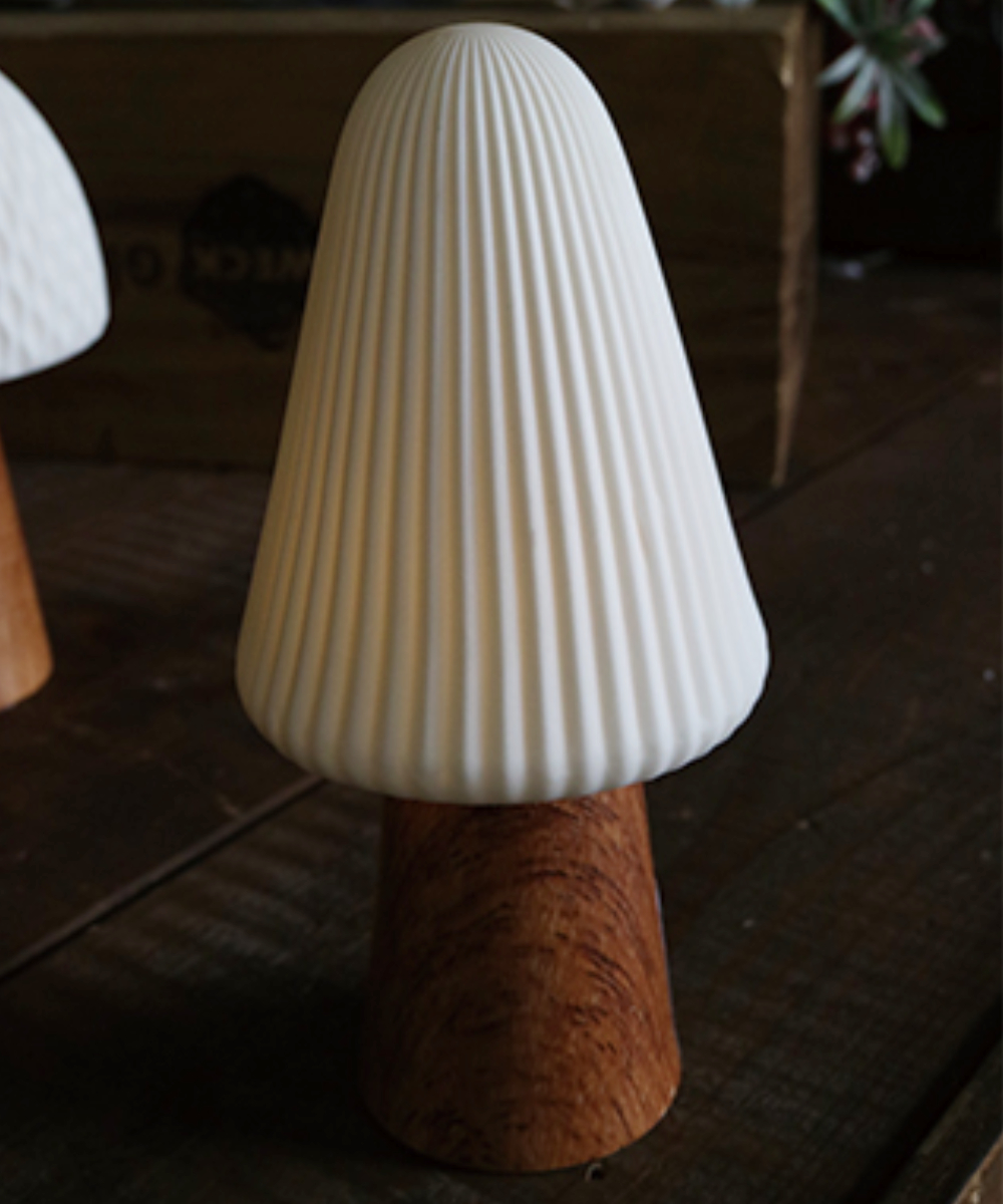 テーブルライト Lumo LED付き セラミック マッシュルーム ( タイマー機能付き インテリア ライト 照明 卓上 LED コードレス 電池式 置き型 光る きのこ コンパクト 可愛い かわいい おしゃれ 北欧 ) 【スリム】 スリム