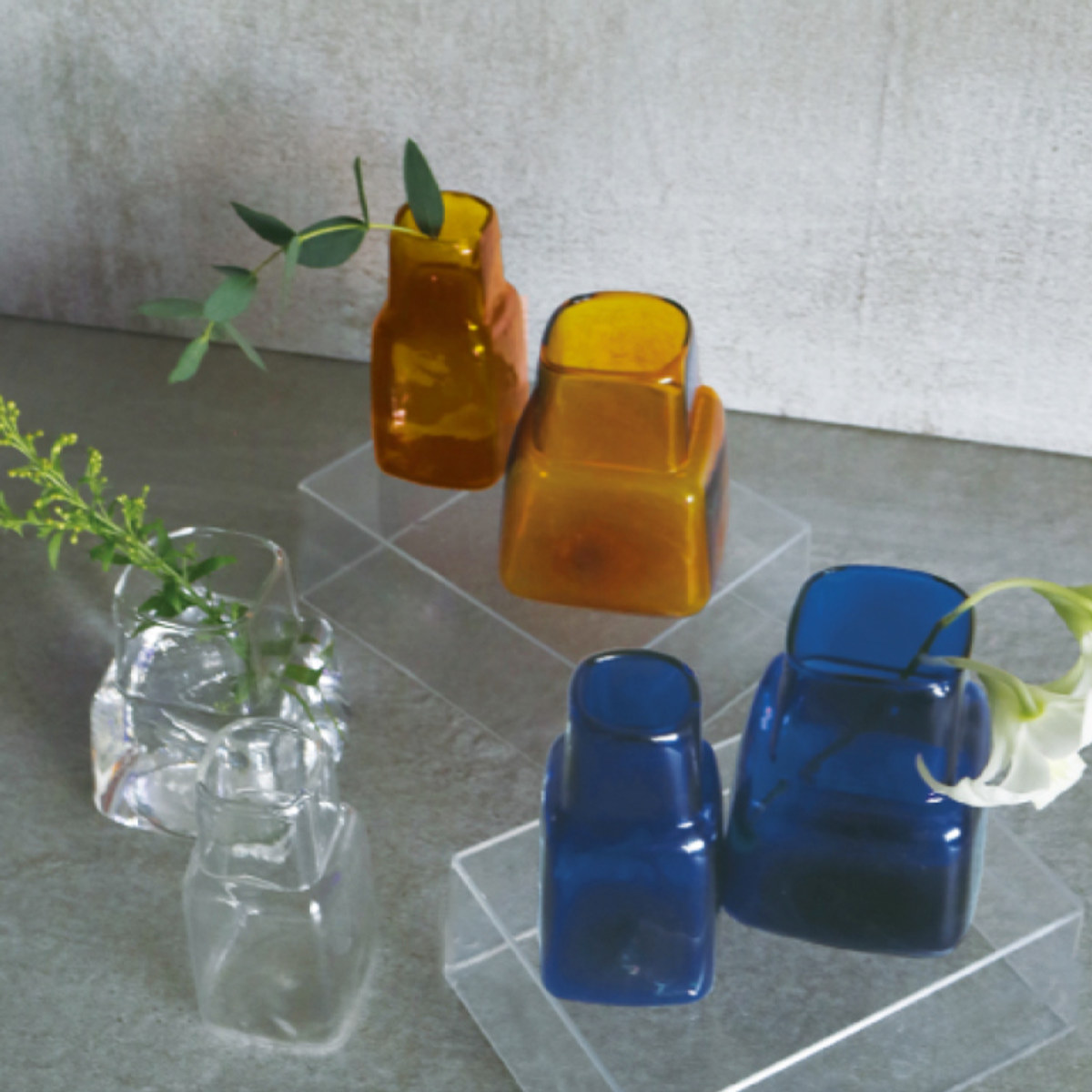 花瓶 welms. Labo vase スリム フラワーベース ブラウン ( 花ビン 花びん 花器 ベース ガラスベース フラワー 花 飾る 花入れ ガラス ガラス製 練りガラス 色ガラス おしゃれ 一輪挿し )