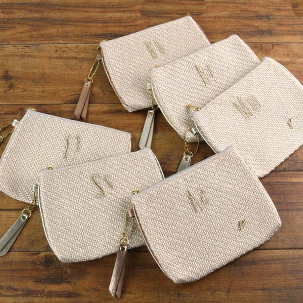 ポーチ Natural イニシャル フラットポーチ 化粧品 収納 （ コスメ メイク 小物入れ 化粧ポーチ 刺繍 ハート チャーム 内布付き トラベルポーチ ミニポーチ 化粧品入れ 旅行 ミニバッグ 小物ケース ） 【R（ゴールド）】