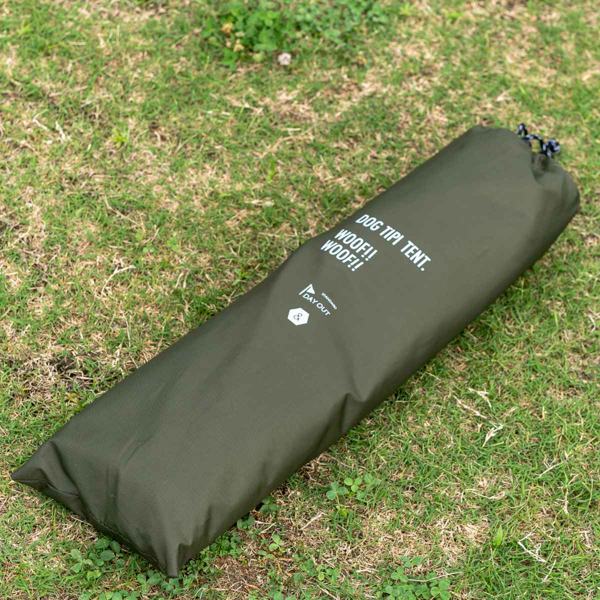 テント ペット Woof!!Woof!! Dog Tippy Tent 犬 ( ペットテント ティピーテント 犬用テント ペット用 ペットハウス 屋外 組み立て コンパクト おしゃれ ペットベッド 犬用 小型犬 キャンプ アウトドア 耐水 ケース付 ) 【ブラック】 ブラック