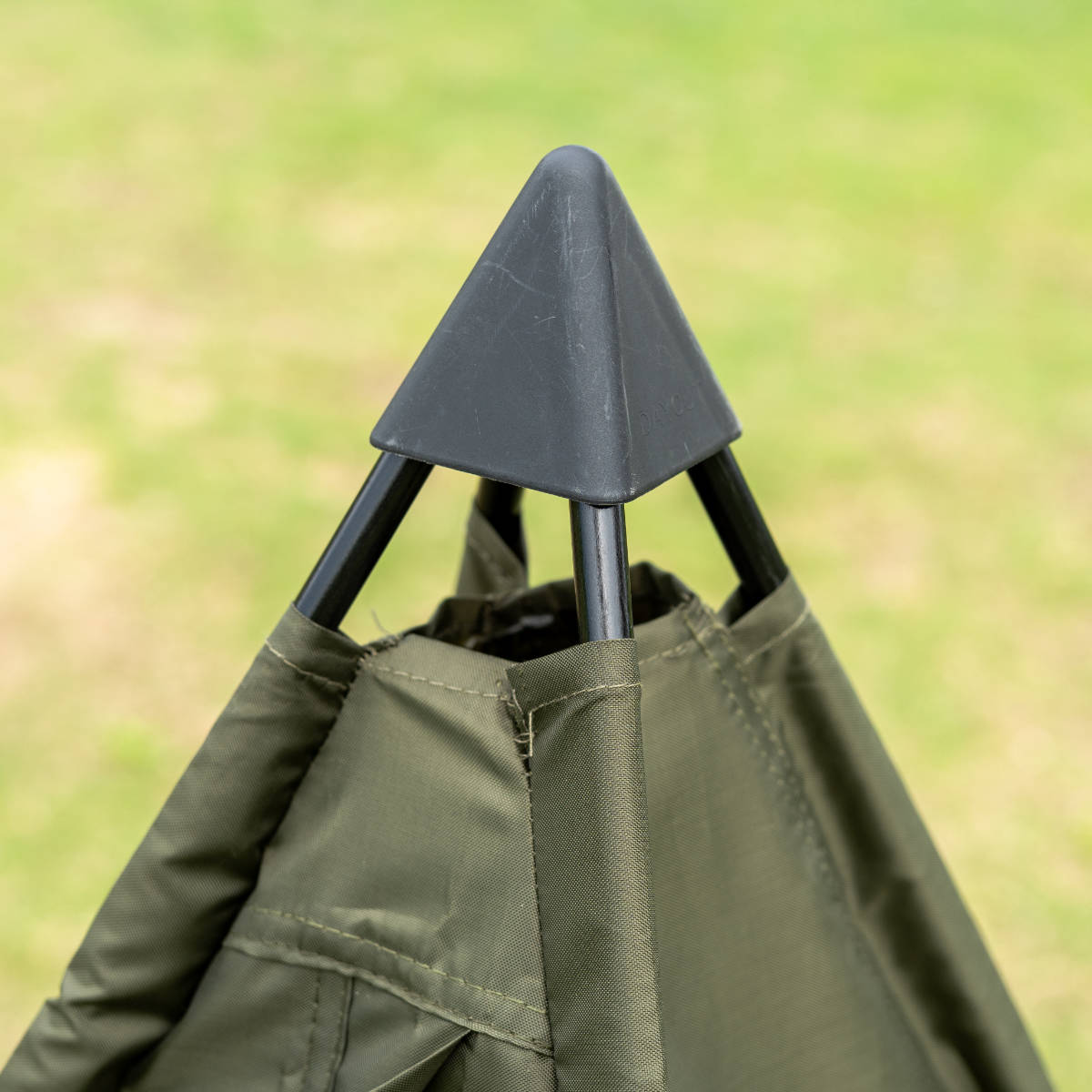 テント ペット Woof!!Woof!! Dog Tippy Tent 犬 ( ペットテント ティピーテント 犬用テント ペット用 ペットハウス 屋外 組み立て コンパクト おしゃれ ペットベッド 犬用 小型犬 キャンプ アウトドア 耐水 ケース付 ) 【ブラック】 ブラック