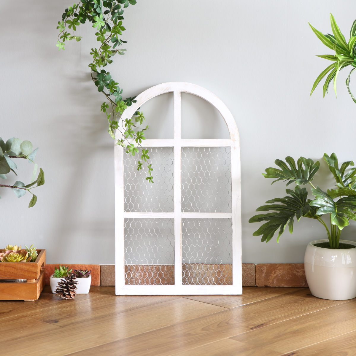 ガーデンオーナメント ルフェン ウィンドウフレーム S ( ガーデニング雑貨 窓 フレーム 木製 ウッドフレーム 窓枠アーチ 園芸 エクステリア 雑貨 飾り 庭 ベランダ ガーデニング インテリア ディスプレイ 壁掛け おしゃれ ) 【ホワイト】 ホワイト