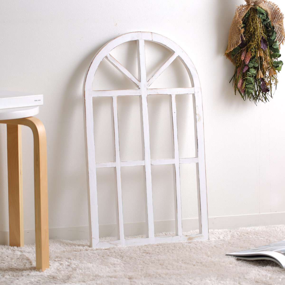 ガーデンオーナメント ルフェン ウィンドウフレーム L ( ガーデニング雑貨 窓 フレーム 木製 ウッドフレーム 窓枠アーチ 園芸 エクステリア 雑貨 飾り 庭 ベランダ ガーデニング インテリア ディスプレイ 壁掛け おしゃれ ) 【ブラウン】 ブラウン