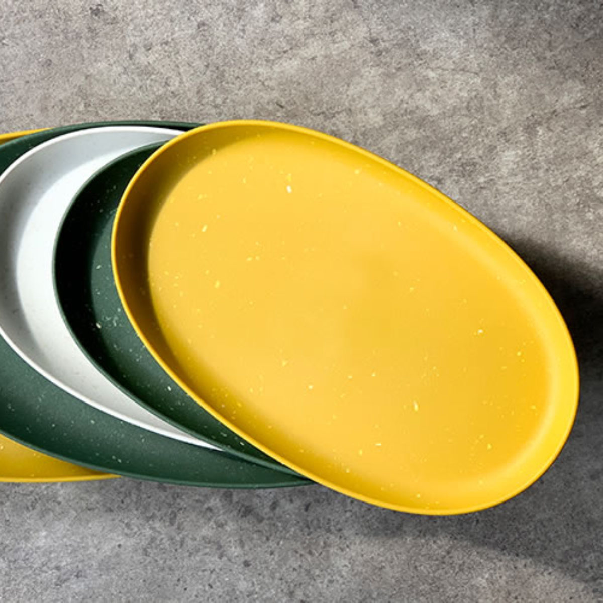 受け皿 エコプレートオーバル 古紙入り 幅42.5×奥行26.9cm ( 鉢皿 受皿 プレート 鉢受け皿 水受け皿 水受け プラスチック オーバル 足付き ペーパー 天然素材 ワンプレートガーデン プラ鉢 だ円 エコポット 皿 軽量 おしゃれ ) 【グリーン】 グリーン