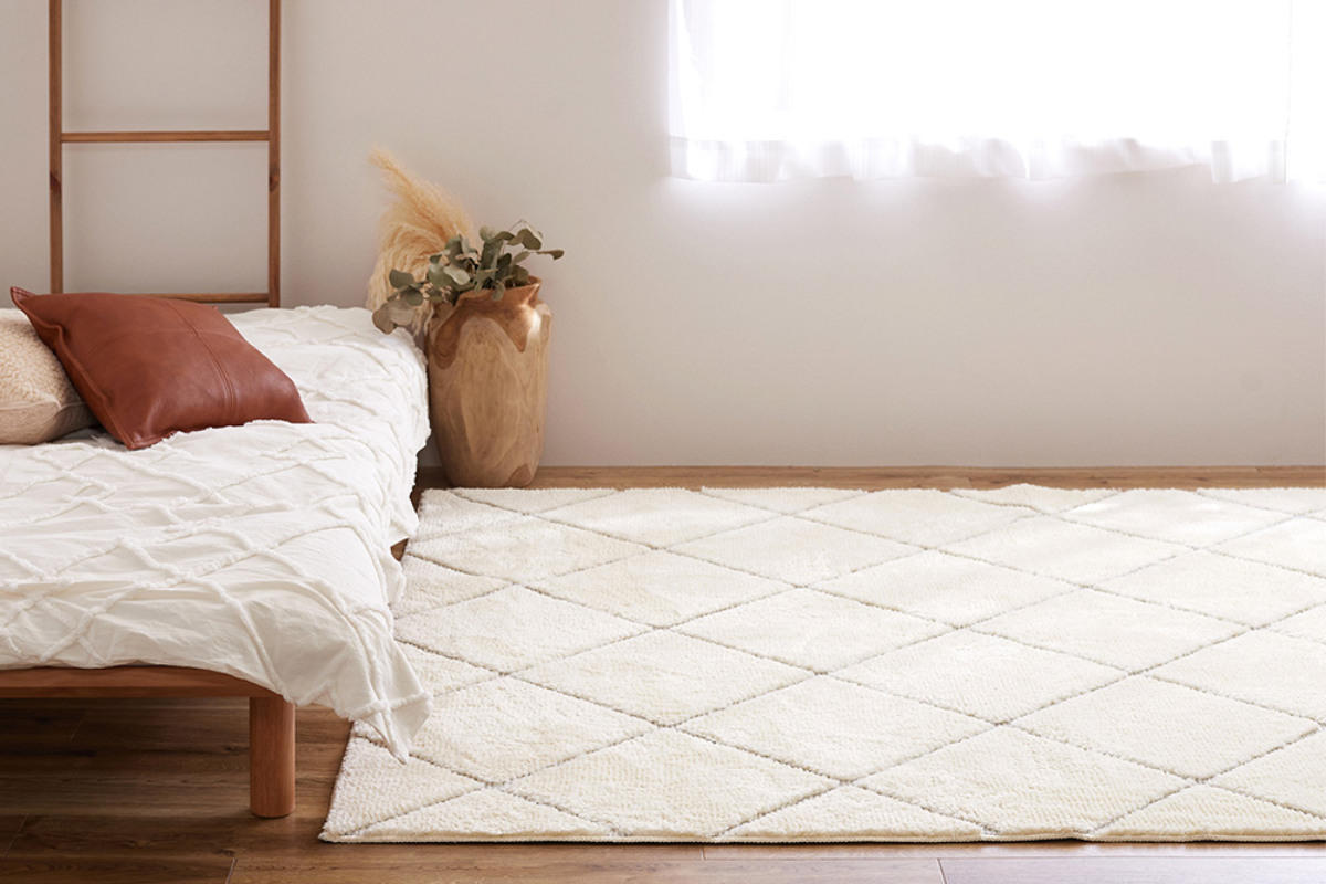 ラグ ベニワレン風の国産高機能ラグ ランバス 185×240cm ( カーペット 絨毯 マット ラグマット ベニワレン 長方形 3畳 日本製 ソフトタッチ ホットカーペット対応 床暖対応 消臭 防ダニ 抗菌 抗ウイルス 光触媒 国産 ) 【アイボリー】 アイボリー