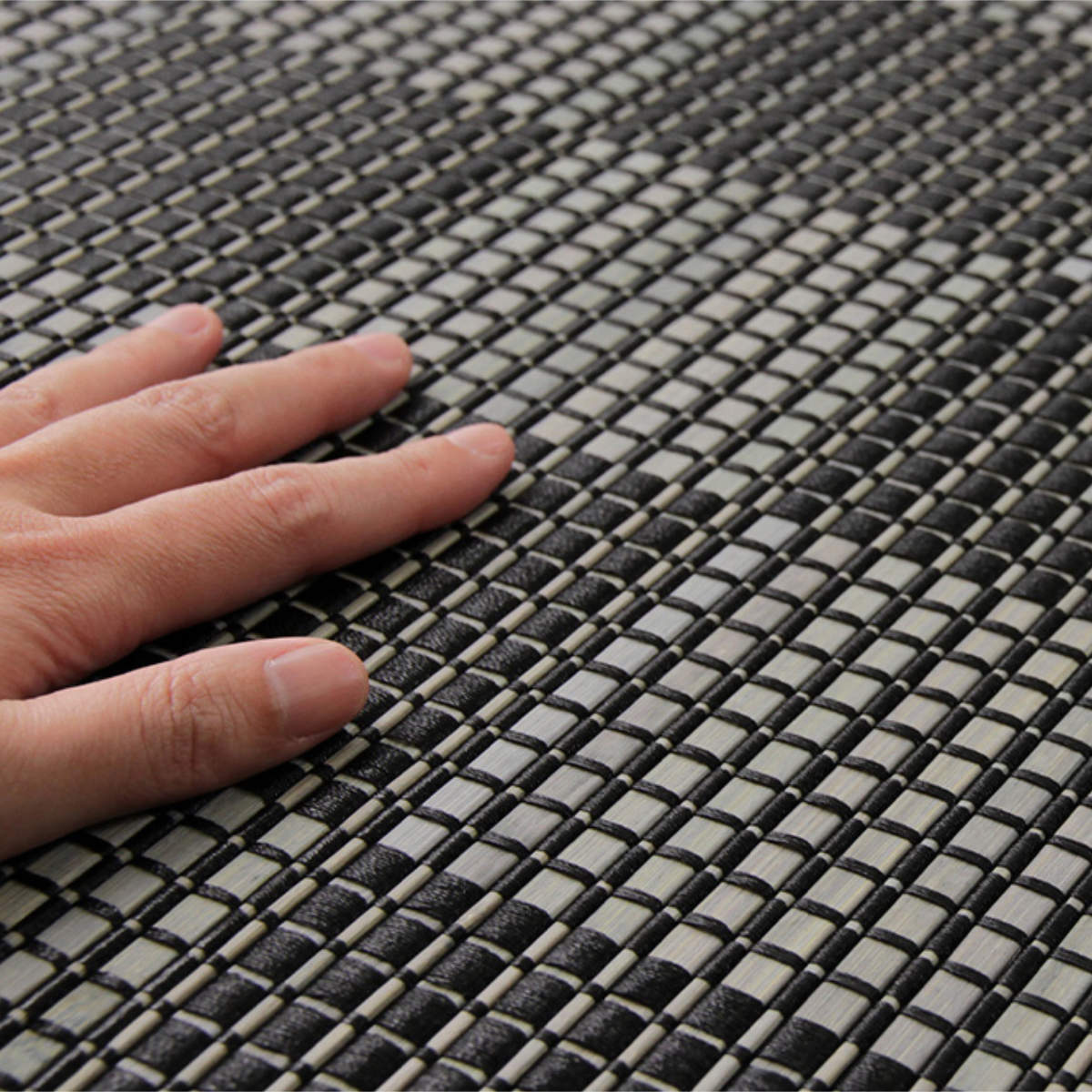 ラグ モダン柄の竹ラグ ベック 180×180cm ( カーペット 絨毯 マット 竹 正方形 2畳 2帖 天然素材 市松模様 厚手 竹素材 天然 ひんやり 夏 ウレタン入り 抗菌 防臭 コンパクト 三層 ふっくら エコ 防音効果 ) 【ブラック】 ブラック