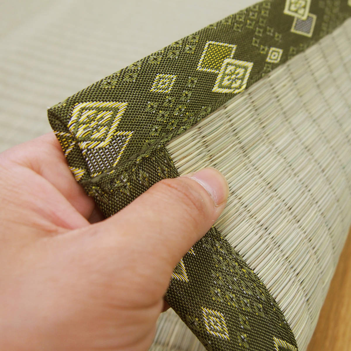 い草上敷き 国産 本間3畳 琥珀 ( い草 マット 上敷き い草ラグ 敷物 三畳 畳マット 和室 イグサ 引目織 藺草 和室敷物 ラグ 夏用マット 3帖 )