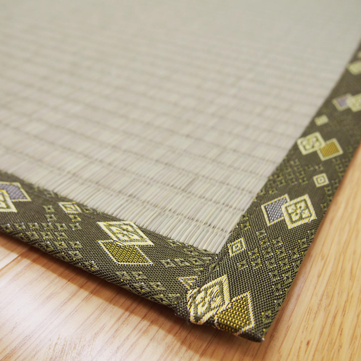 い草上敷き 国産 本間3畳 琥珀 ( い草 マット 上敷き い草ラグ 敷物 三畳 畳マット 和室 イグサ 引目織 藺草 和室敷物 ラグ 夏用マット 3帖 )