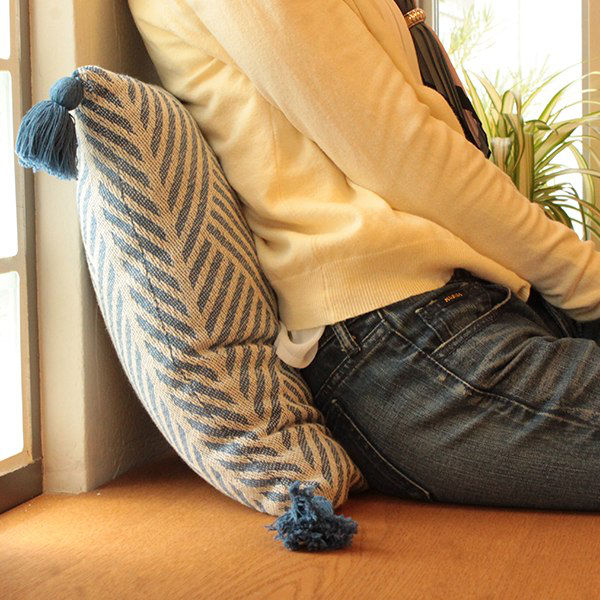 クッション クラック インド綿 背当てクッション 45×45cm ホワイト ( 座布団 ざぶとん 四角 フロアクッション シートクッション チェアクッション 45×45 45cm 角型 柄 ヘリンボーン ナチュラル 北欧 インテリア ) 【ネイビー】 ネイビー