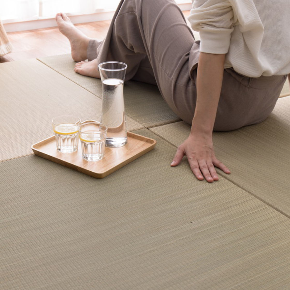 ユニット畳 置き畳 綾川 約82×82 滑り止め付き ブルー ( 畳マット 畳 ラグ マット い草 軽量 コンパクト 移動 楽々 簡単 設置 システム畳 フロア畳 フローリング畳 軽い フローリング 手軽 和室 洋室 厚み 滑り止め ) 【グリーン】 グリーン