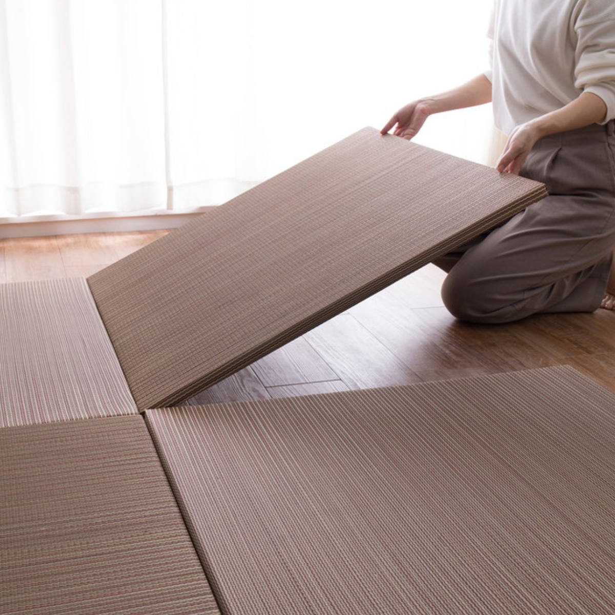 ユニット畳 置き畳 綾川 約82×82 滑り止め付き ブルー ( 畳マット 畳 ラグ マット い草 軽量 コンパクト 移動 楽々 簡単 設置 システム畳 フロア畳 フローリング畳 軽い フローリング 手軽 和室 洋室 厚み 滑り止め ) 【グリーン】 グリーン