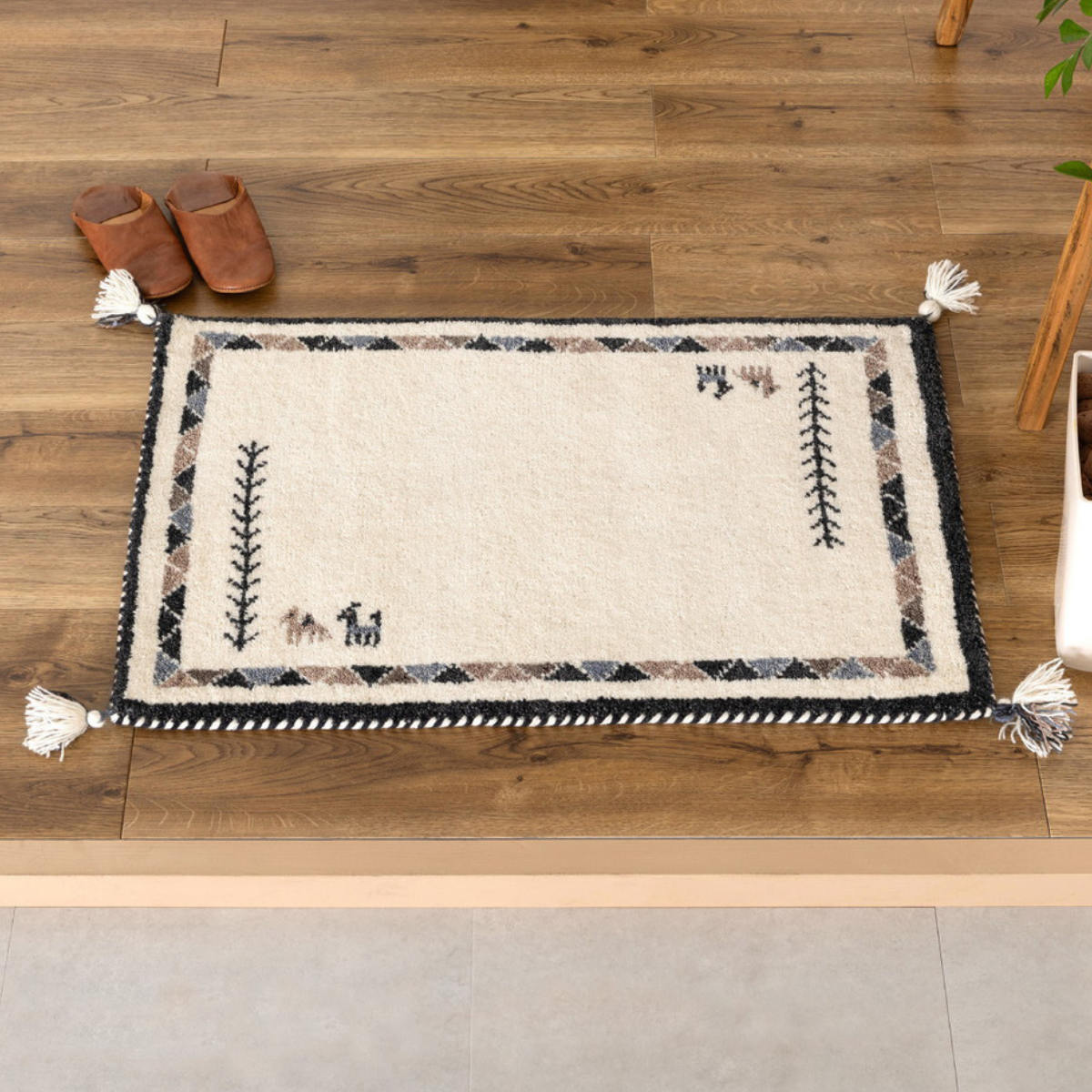 玄関マット 60×90 GABBEH 室内 ( マット ラグ 敷物 インテリア おしゃれ ウール100% 幅90cm ギャベ ギャッベ ハンドメイド オールシーズン フリンジ付き リビング ソファ横 ベッドサイド ラグマット 玄関用 エントランス ) 【D24】 D24