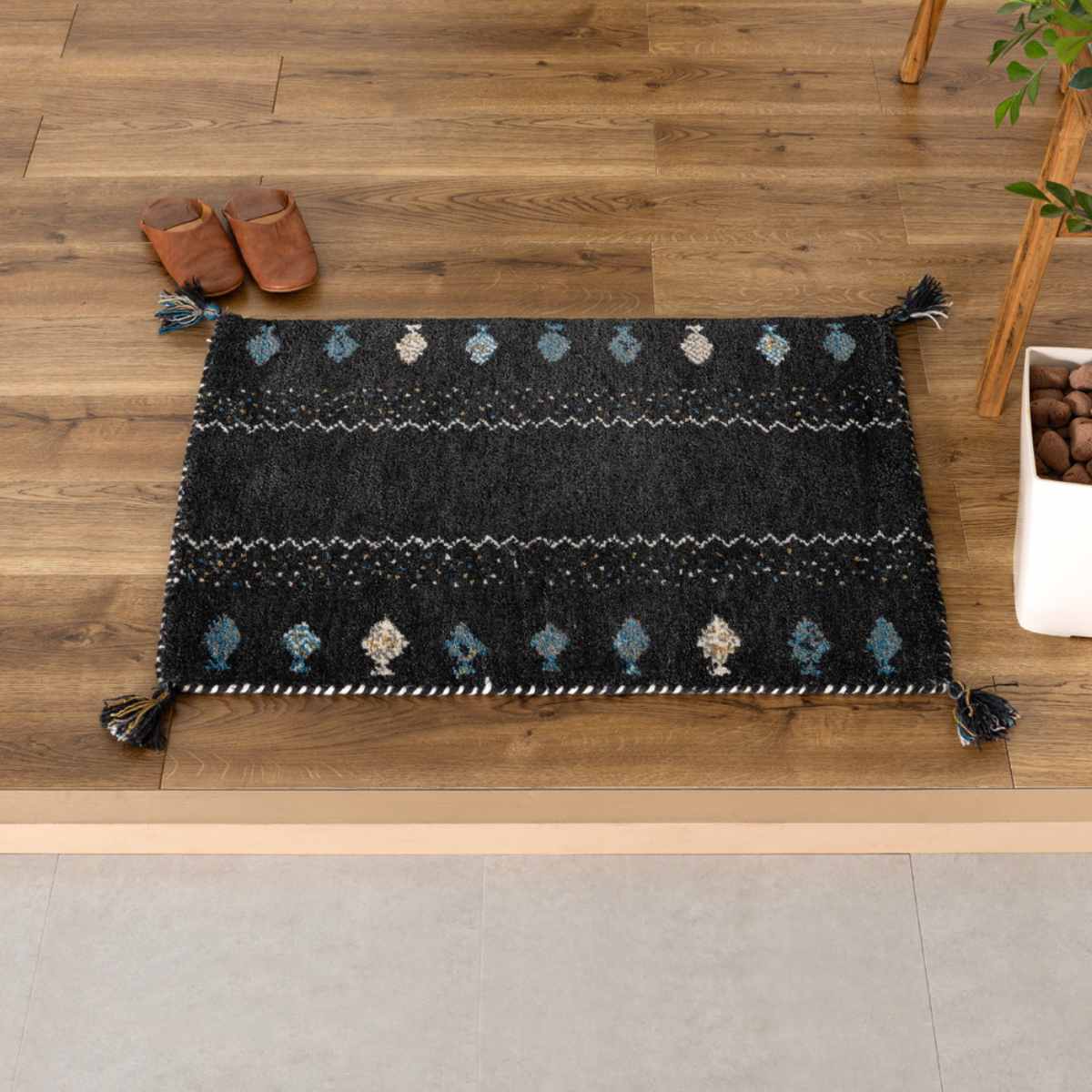 玄関マット 60×90 GABBEH 室内 ( マット ラグ 敷物 インテリア おしゃれ ウール100% 幅90cm ギャベ ギャッベ ハンドメイド オールシーズン フリンジ付き リビング ソファ横 ベッドサイド ラグマット 玄関用 エントランス ) 【D24】 D24