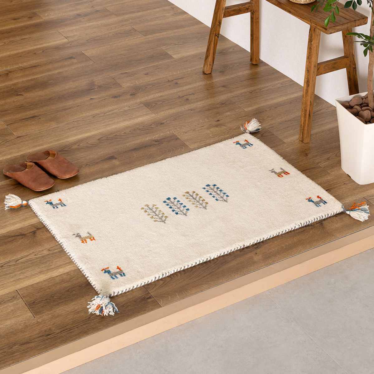 玄関マット 60×90 GABBEH 室内 ( マット ラグ 敷物 インテリア おしゃれ ウール100% 幅90cm ギャベ ギャッベ ハンドメイド オールシーズン フリンジ付き リビング ソファ横 ベッドサイド ラグマット 玄関用 エントランス ) 【D24】 D24