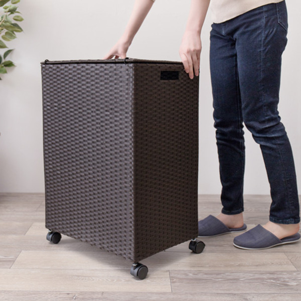 ランドリーボックス 70リットル ランドリーバスケット キャスター 大容量 ふた付 スリム ( 洗濯かご バスケット 隙間 収納 洗濯機横 ふた キャスター付き 脱衣かご ラック 洗濯物入れ 四角 70l 70L 目隠し 物入れ ) 【ホワイト】 ホワイト