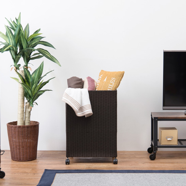 ランドリーボックス 70リットル ランドリーバスケット キャスター 大容量 ふた付 スリム ( 洗濯かご バスケット 隙間 収納 洗濯機横 ふた キャスター付き 脱衣かご ラック 洗濯物入れ 四角 70l 70L 目隠し 物入れ ) 【ホワイト】 ホワイト