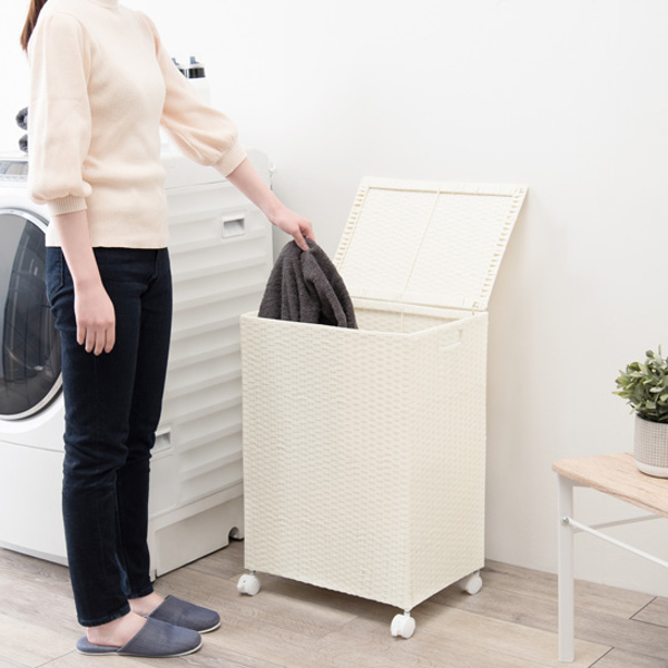 ランドリーボックス 70リットル ランドリーバスケット キャスター 大容量 ふた付 スリム ( 洗濯かご バスケット 隙間 収納 洗濯機横 ふた キャスター付き 脱衣かご ラック 洗濯物入れ 四角 70l 70L 目隠し 物入れ ) 【ホワイト】 ホワイト