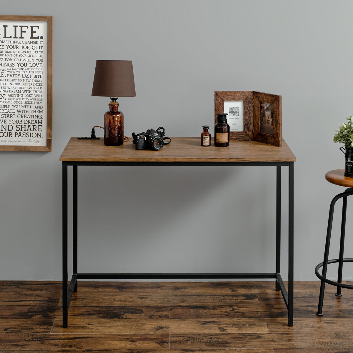 ワークデスク 幅100cm ロングデスク 2口コンセント付 ( スリム デスク 机 シンプルデスク パソコンデスク 木目調 学習机 勉強机 コンセント付き 奥行 45cm スチール脚 ) 【ブラウン】 ブラウン