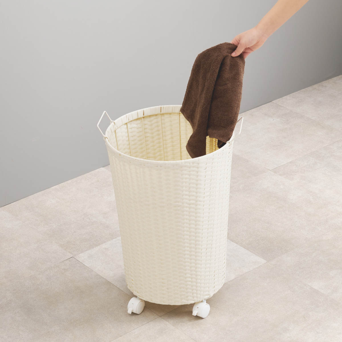 ランドリーバスケットワゴン 幅45cm キャスター付 完成品 ( バスケット ランドリー ワゴン 脱衣カゴ 洗濯カゴ 収納 ランドリーバスケット 防水 ラタン調 ダークブラウン グレー ホワイト 家具 ) 【ホワイト】 ホワイト