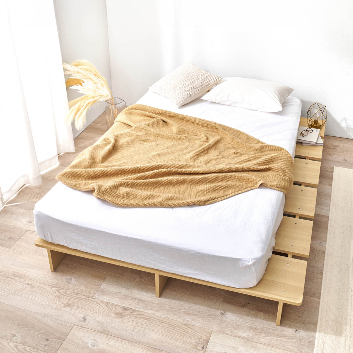 ローベッド セミダブル ボンネルマットレス付 余白デザイン ( ベッド マットレス付 耐荷重350kg ステージ ロータイプ ベッドフレーム ボンネルコイル 厚さ14.5cm マットレスセット ブラウン ナチュラル ) 【ナチュラル】 ナチュラル