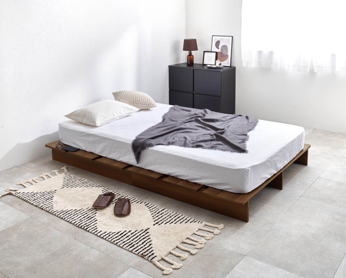 ローベッド セミダブル ポケットマットレス付 余白デザイン ( ベッド マットレス付 耐荷重350kg ステージ ロータイプ ベッドフレーム ポケットコイル 厚さ20cm マットレスセット ブラウン ナチュラル ) 【ナチュラル】 ナチュラル