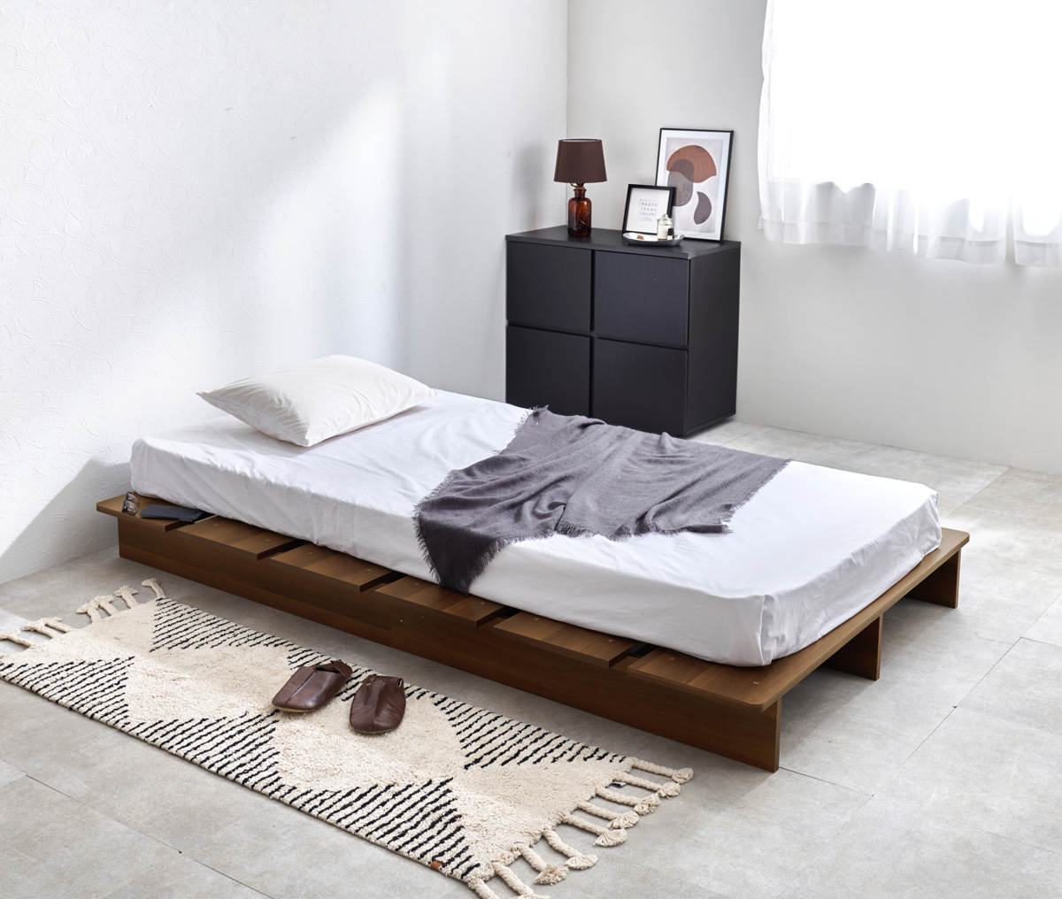 ローベッド シングル 幅120cm ステージベッド 余白デザイン ( ベッド 耐荷重350kg ステージ ロータイプ ベッドフレーム ブラウン ナチュラル シンプル 高耐荷重 ) 【ブラウン】 ブラウン