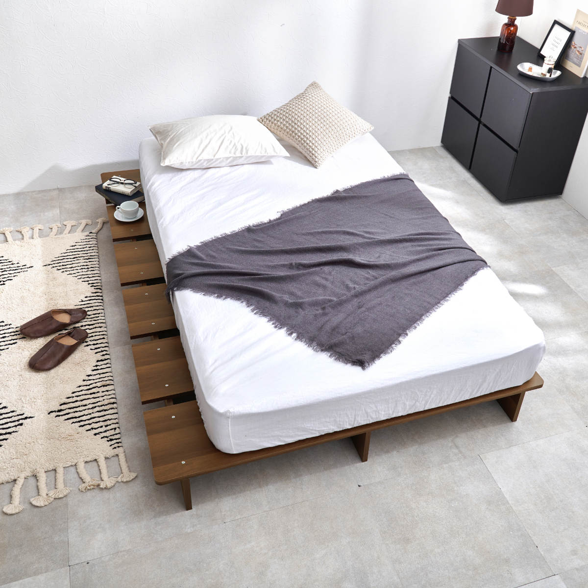 ローベッド セミダブル 幅140cm ステージベッド 余白デザイン ( ベッド 耐荷重350kg ステージ ロータイプ ベッドフレーム ブラウン ナチュラル シンプル 高耐荷重 ) 【ナチュラル】 ナチュラル