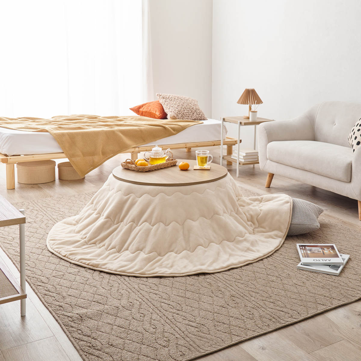 こたつテーブル 円型 直径68cm 大理石調 木目調 カジュアルコタツ ( こたつ テーブル 小さい リビングテーブル ローテーブル コタツ コンパクト 丸 円形 リビング 1年中 使える 座卓 シンプル 一人暮らし センターテーブル ) 【ナチュラル】 ナチュラル