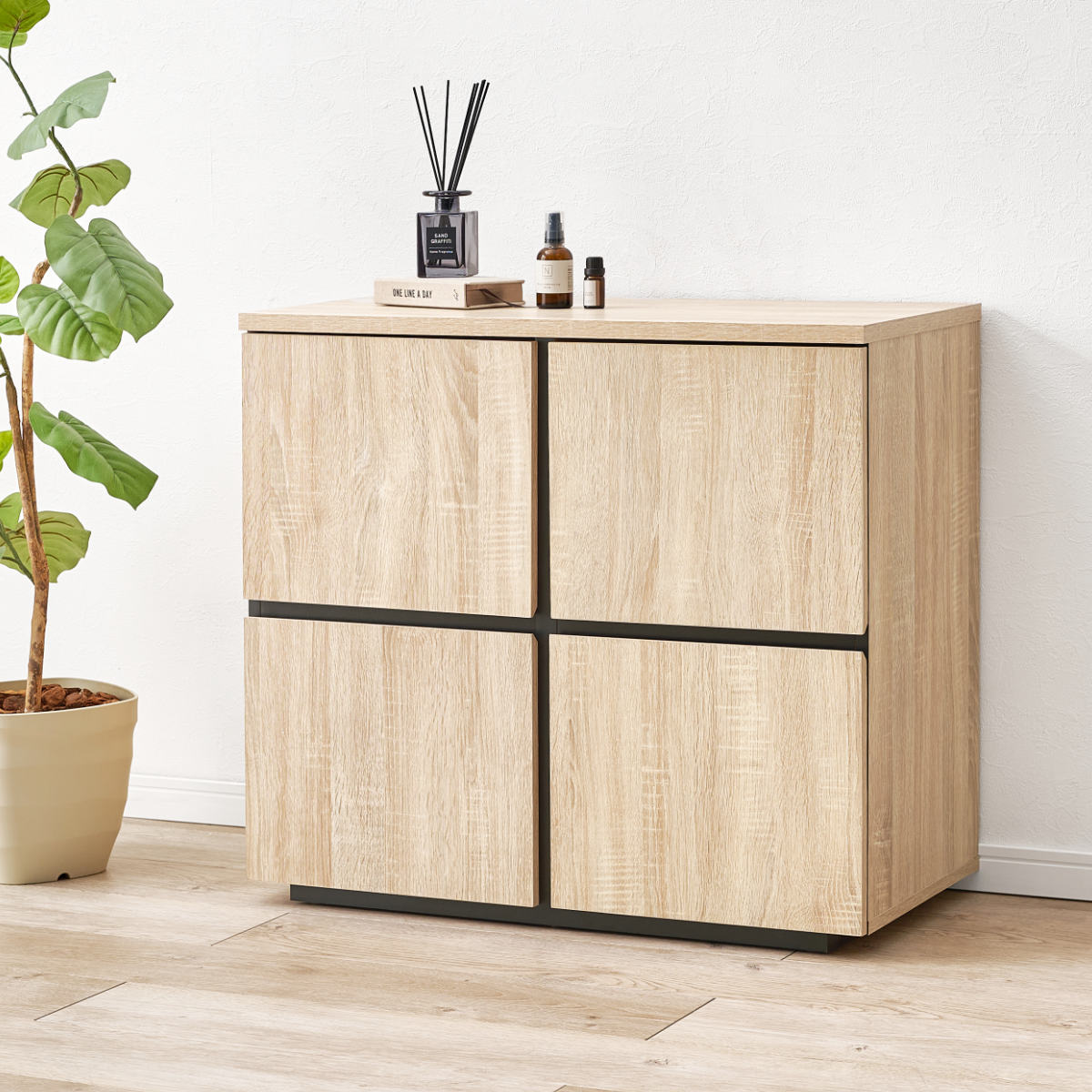 キャビネット 幅79cm 扉付 背面化粧 可動棚 ( チェスト リビングボード 収納 引出し 棚 家具 間仕切り 収納棚 ラック ダークブラウン ナチュラル ホワイト シンプル ) 【ホワイト】 ホワイト