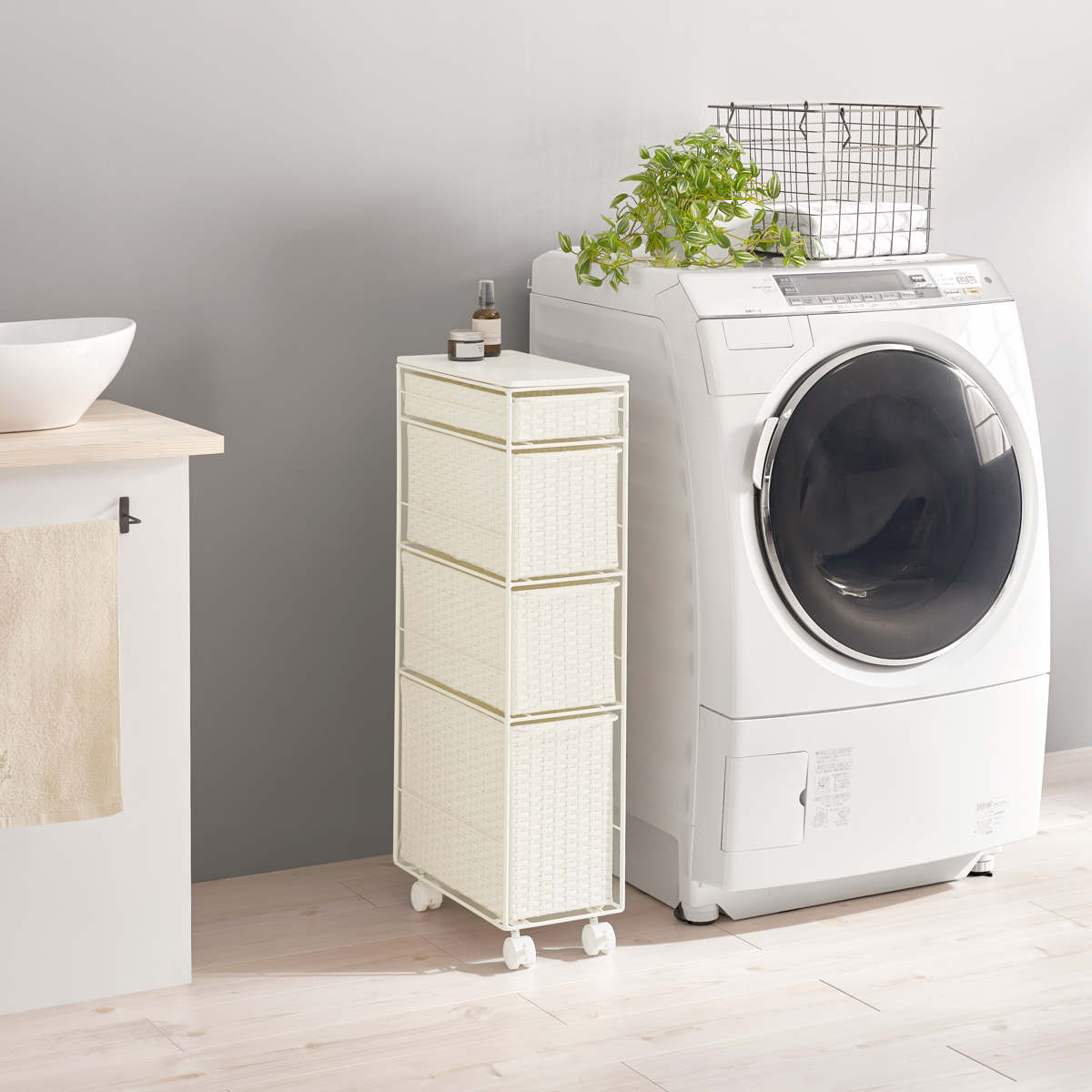 ランドリーチェスト 幅20cm 4段 スリム 引き出し 隙間収納 キャスター付き 木目調天板 スチール ポリエチレン ( チェスト ラタン調 すき間 キャスター 収納 かご 天板 ランドリーラック サニタリーラック ワゴン 樹脂製 編みかご ) 【ナチュラル】 ナチュラル