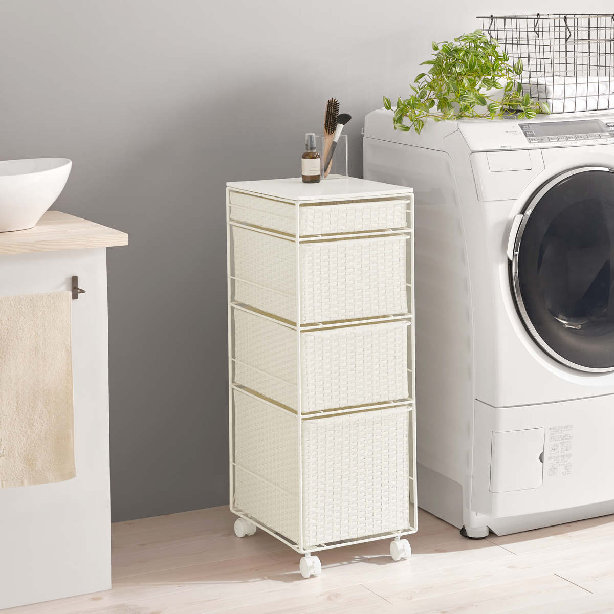 ランドリーチェスト 幅30cm 4段 スリム 引き出し 隙間収納 キャスター付き 木目調天板 スチール ポリエチレン ( チェスト ラタン調 すき間 キャスター 収納 かご 天板 ランドリーラック サニタリーラック ワゴン 樹脂製 編みかご ) 【ダークブラウン】 ダークブラウン