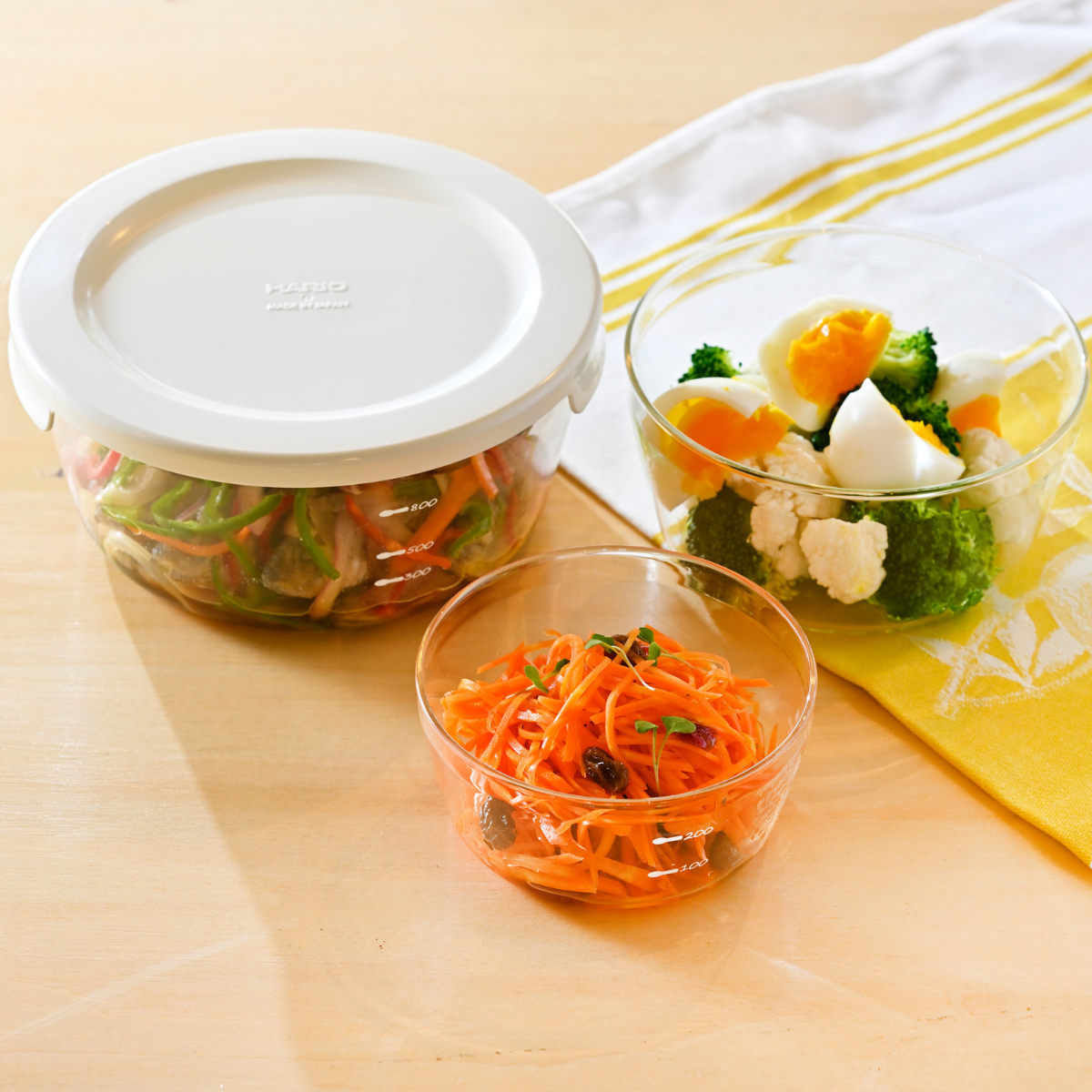 ハリオ 保存容器 耐熱ガラス 丸 3個入り 300ml 600ml 1.2L ( HARIO ガラス 電子レンジ対応 食洗機対応 オーブン対応 日本製 耐熱容器 保存 容器 ガラス容器 食品保存 作り置き 積み重ね 耐熱 入れ子式 収納 ) 【レッド】 レッド