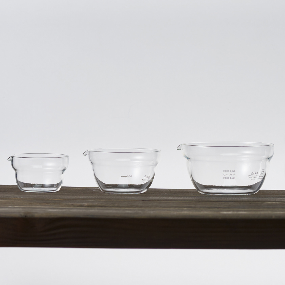 HARIO ハリオ ボウル 片口ボール 3個セット ( ボール 耐熱ボウル 耐熱ガラス 調理ボウル 電子レンジ対応 食洗機対応 100ml 200ml 400ml 注ぎ口 レンジOK ミニボウル キッチンボウル 調理用ボウル 下ごしらえ 製菓道具 )