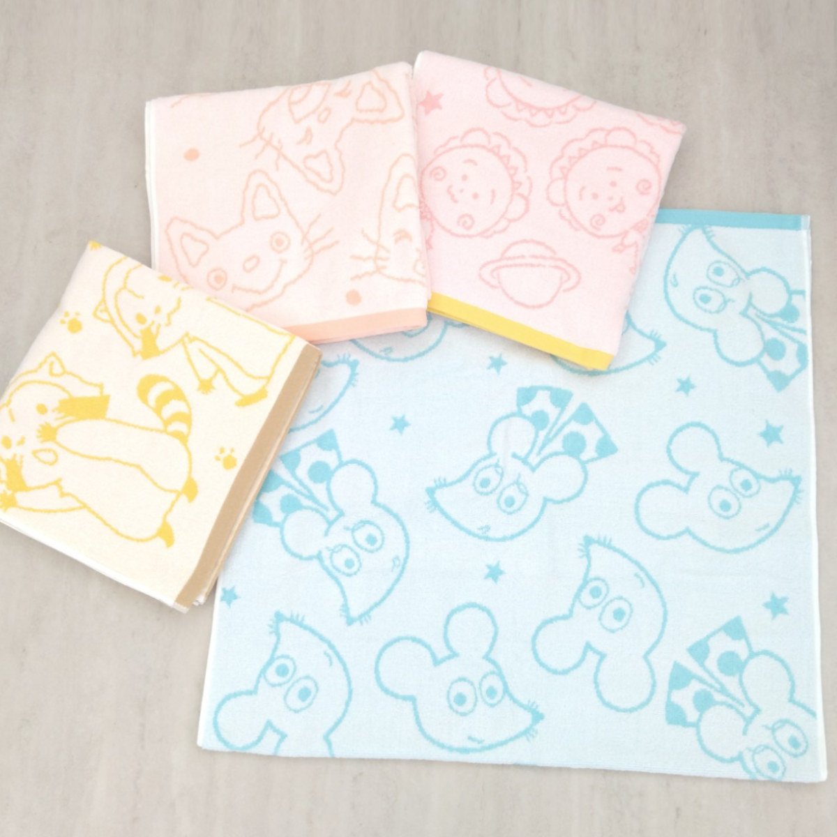 バスタオル 絵本 キャラクター 無撚糸 60×120cm ( タオル 湯上りタオル たおる 浴用タオル 綿100 吸水 ふわふわ バス用品 バスグッズ ノンタン ねずみくんのチョッキ ラスカル コジコジ キャラクタータオル やわらかい かわいい ) 【コジコジ】 コジコジ