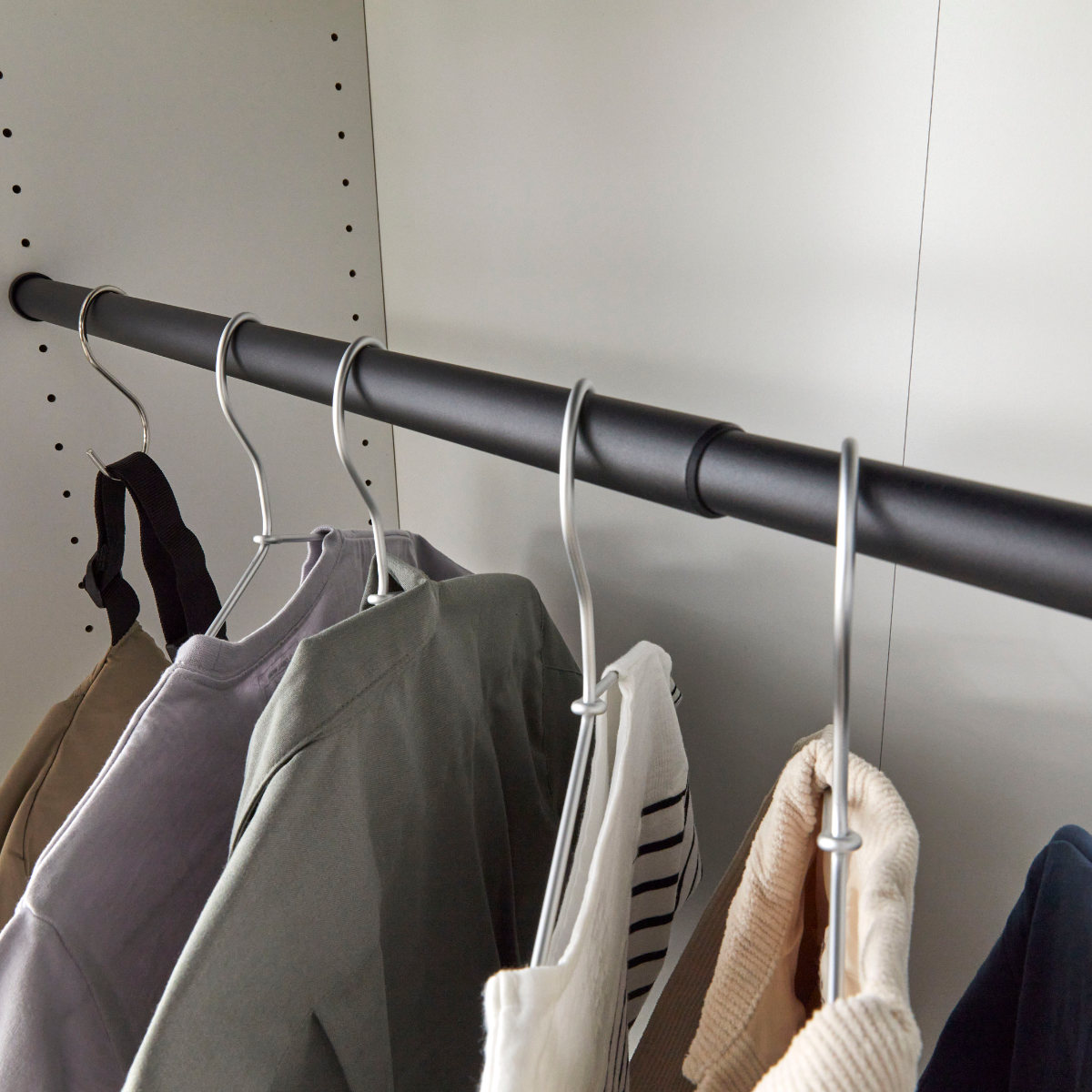 伸縮ロッド L LABRICO ラブリコ アイアン 幅110~190cm ( パーツ ポール 伸縮 直径3cm DIY ハンガーラック ポールハンガー 収納 衣類 壁面収納 ねじ固定式 壁 押し入れ 押入れ 見せる収納 玄関 おしゃれ 賃貸 簡単取り付け ) 【ホワイト】 ホワイト