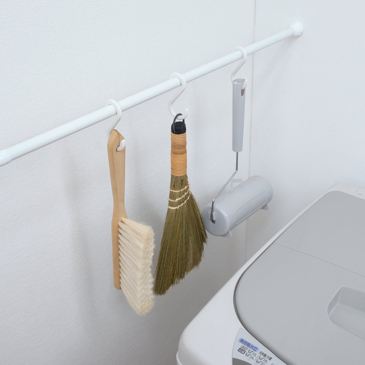 フック 小 Sフック 引っ掛け 5個入り 耐荷重約1kg ( S字 吊るす 収納 壁掛け 吊り下げ 小物掛け 竿 クローゼット 水周り 掛ける 樹脂製 軽い 小物 かばん 帽子 小物フック リビング 玄関 キッチン )