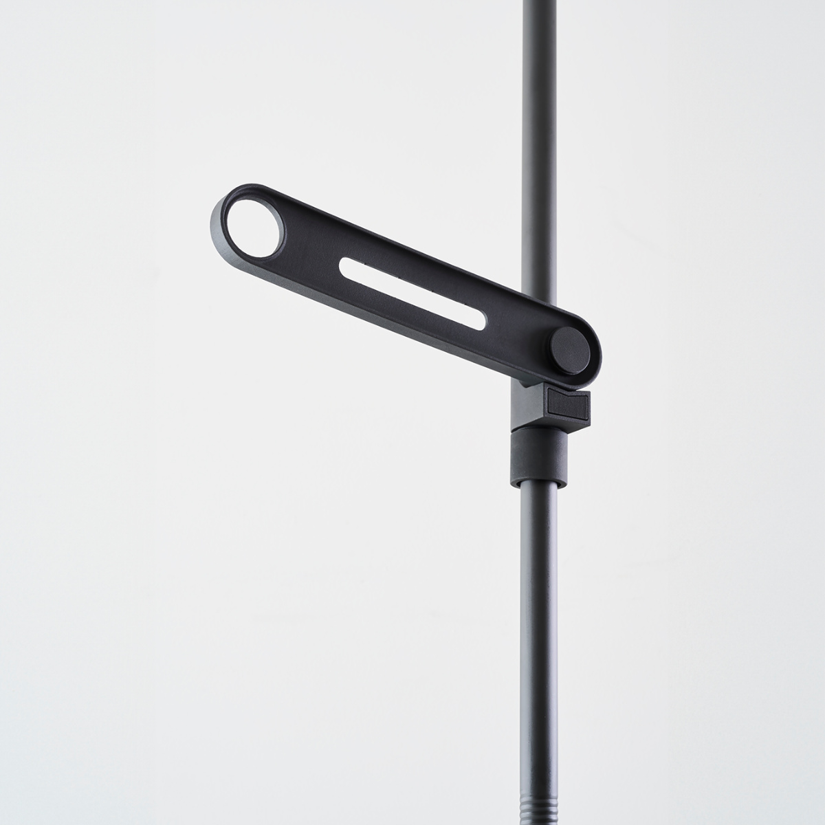 室内物干し 竿受け 室内つっぱり竿受け 3段 ( 物干し 室内竿受け 室内 オープンクローゼット 突っ張り 洗濯物干し 室内干し つっぱり 部屋干し 突っ張り式 竿掛け 折りたたみ コンパクト シンプル おしゃれ ) 【ホワイト】 ホワイト