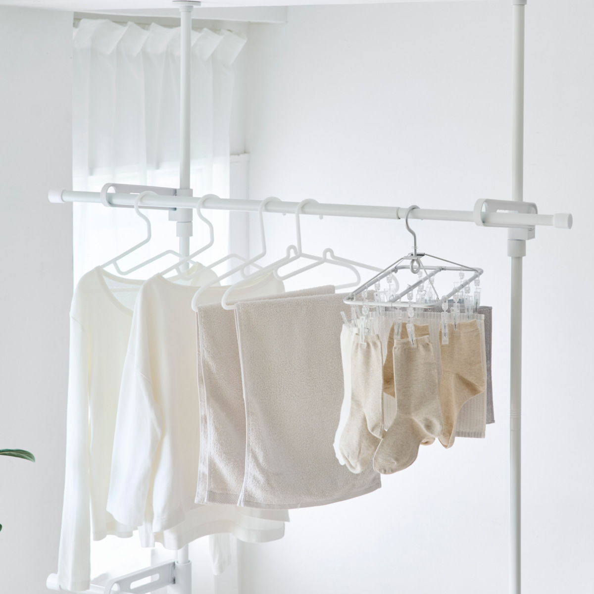 室内物干し 物干し竿 95~170cm 長さ調節 ( 物干し 竿 竿のみ 伸縮 室内 室内干し 洗濯物干し 部屋干し ポール 洗濯ポール ものほしざお 長さ調整 洗濯 洗濯物 シンプル ) 【ホワイト】 ホワイト