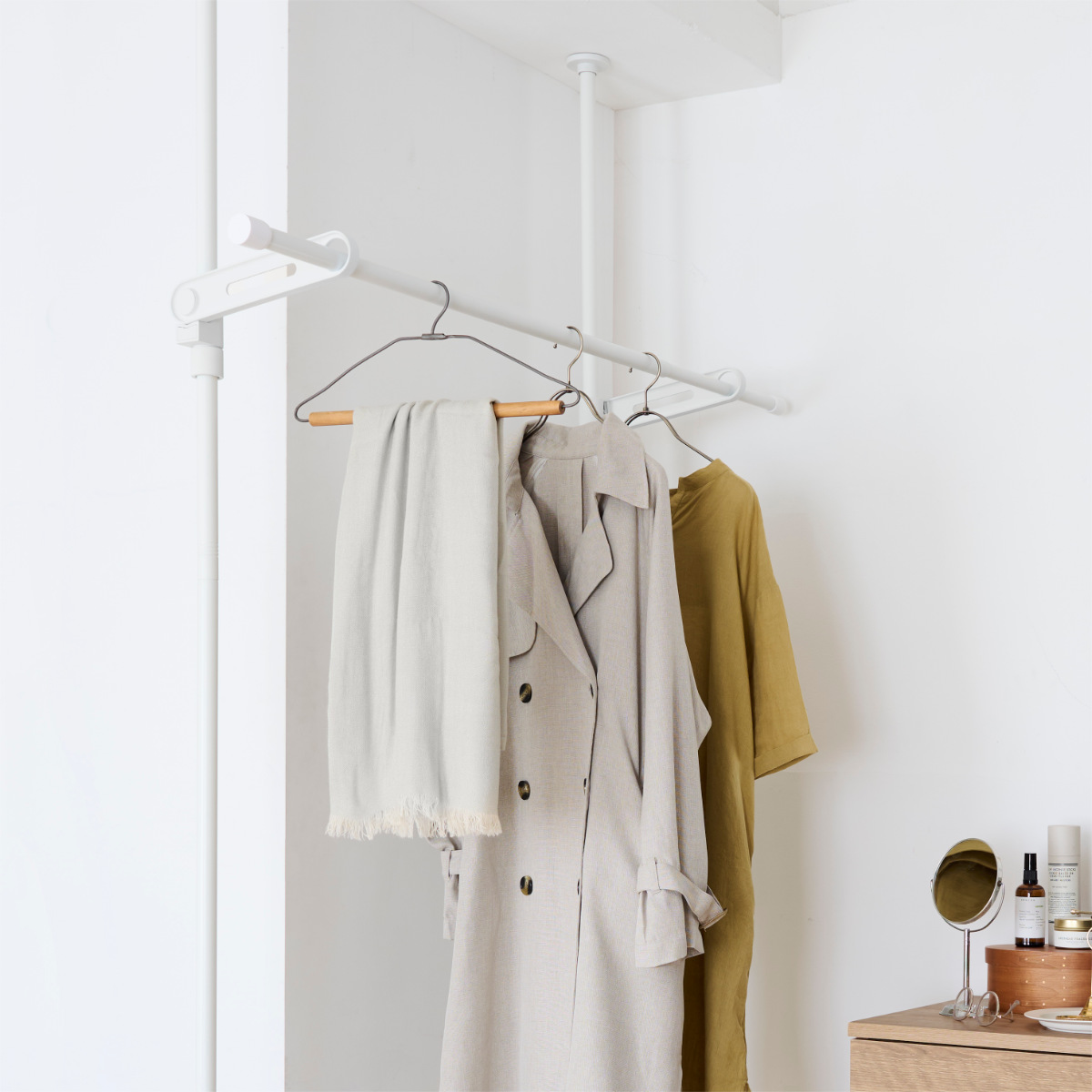 室内物干し 物干し竿 95~170cm 長さ調節 ( 物干し 竿 竿のみ 伸縮 室内 室内干し 洗濯物干し 部屋干し ポール 洗濯ポール ものほしざお 長さ調整 洗濯 洗濯物 シンプル ) 【ホワイト】 ホワイト