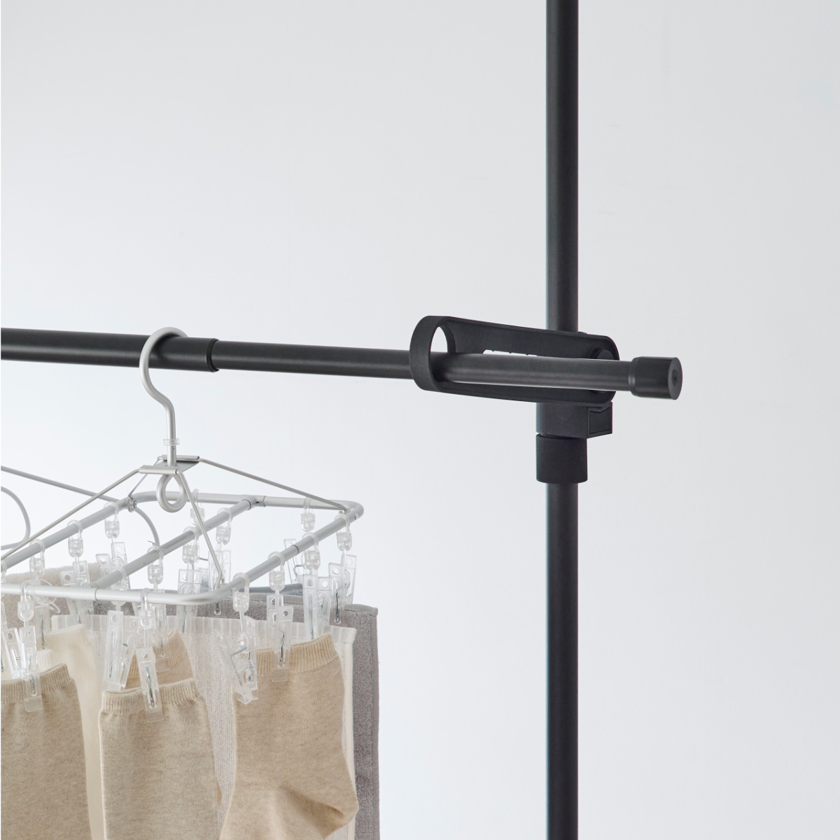 室内物干し 物干し竿 95~170cm 長さ調節 ( 物干し 竿 竿のみ 伸縮 室内 室内干し 洗濯物干し 部屋干し ポール 洗濯ポール ものほしざお 長さ調整 洗濯 洗濯物 シンプル ) 【ホワイト】 ホワイト