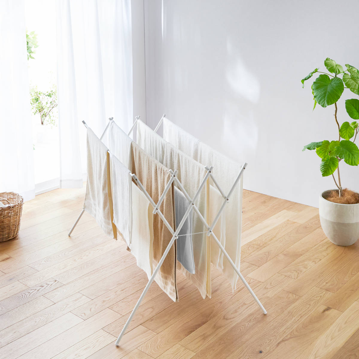 室内物干し 物干しスタンド 伸縮タイプ マットホワイト タオル干し 幅70~126cm ( 物干し スタンド 伸縮 室内 折りたたみ 軽量 布団 ハンガー シンプル 洗濯物干し 平干し ふとん コンパクト 折り畳み 組立簡単 洗濯 洗濯用品 )