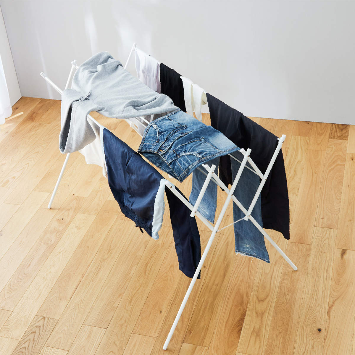 室内物干し 物干しスタンド 伸縮タイプ マットホワイト タオル干し 幅70~126cm ( 物干し スタンド 伸縮 室内 折りたたみ 軽量 布団 ハンガー シンプル 洗濯物干し 平干し ふとん コンパクト 折り畳み 組立簡単 洗濯 洗濯用品 )