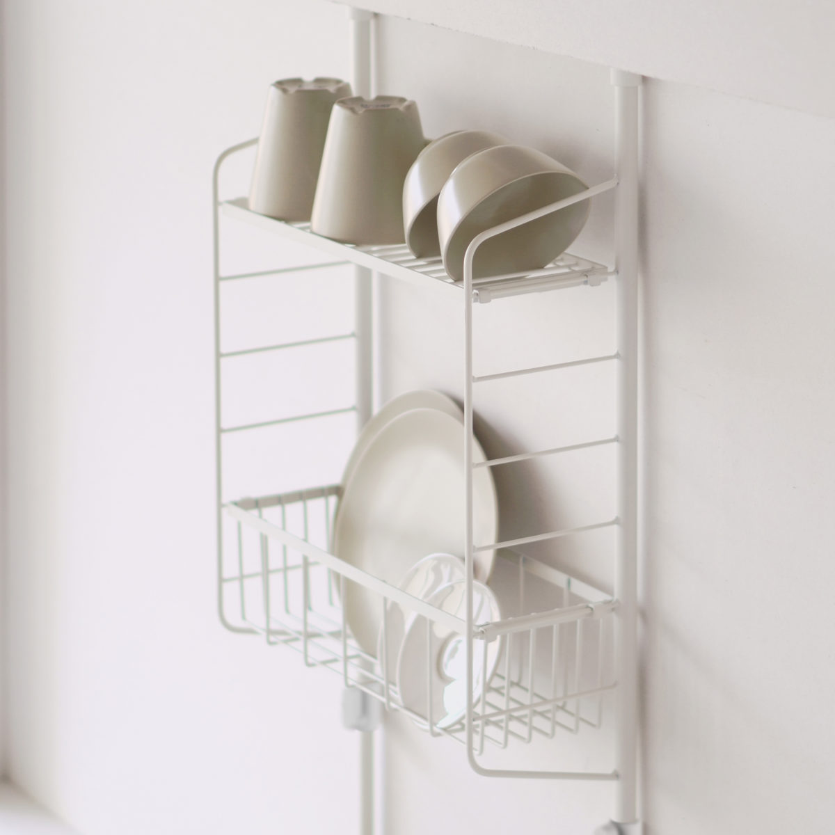 突っ張りラック SPLUCE キッチン つっぱりラック バスケットセット ( 突っ張り式収納 突っ張り棚 キッチンラック 水切り かご スリム 収納 ラック 収納棚 スパイスラック 調味料ラック 壁面収納 キッチン収納 おしゃれ )