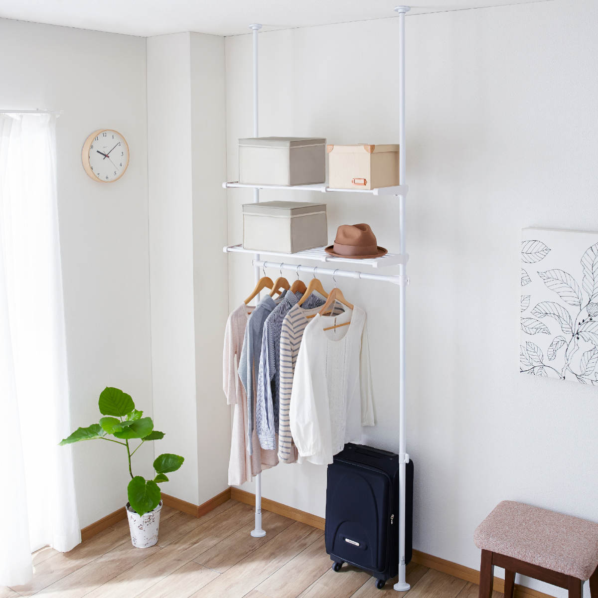 突っ張り ハンガーラック 2段棚付 幅68-96cm 工具不要 ( つっぱり ラック 突っ張りラック 壁面収納 衣類収納 伸縮 突っ張りハンガーラック ウォールラック 壁面 収納 壁面ラック 小物収納 洋服掛け コートハンガー 棚板付 )