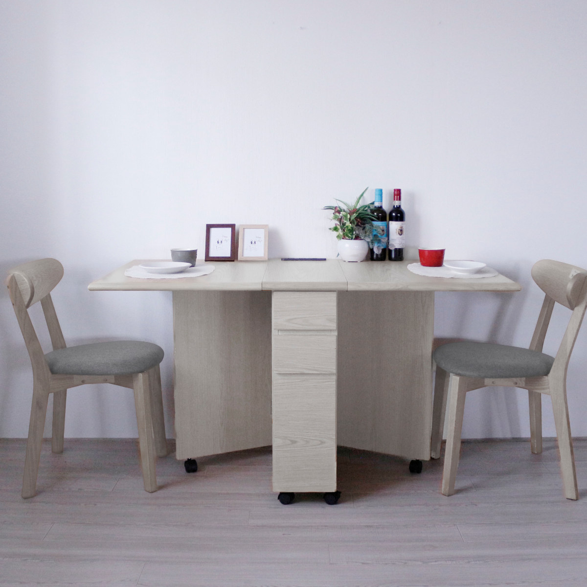 ダイニングテーブル 2人用 折りたたみ 幅31~135cm バタフライ USB付コンセント ( テーブル 食卓テーブル キャスター付き 収納 引き出し 木製 コンパクト 天板 伸長 折り畳み ダイニング 食卓 おしゃれ 省スペース 伸縮テーブル ) 【グレー】 グレー