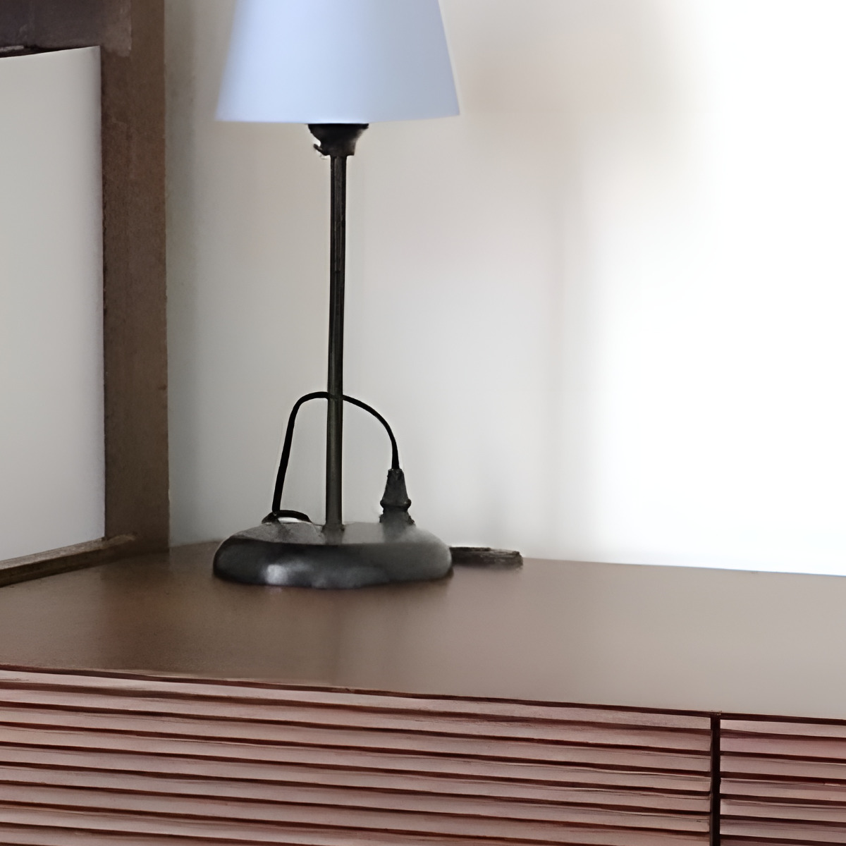 ワークデスク 幅105cm 奥行50cm 引出し付 2口コンセント付 ( デスク 机 学習机 勉強机 パソコンデスク オフィスデスク コンパクト 平机 木製 学習デスク パソコン PC リビングデスク スチール おしゃれ )