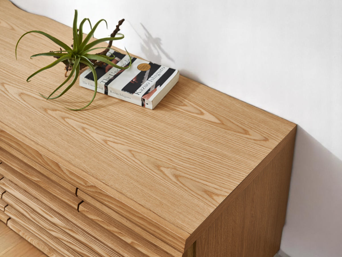 テレビ台 幅160cm ローボード 70型対応 天然木 完成品 ( TV台 テレビボード 収納 家具 ラック フラップ扉 無垢 引き出し 可動棚 リビングボード ルーバー ナチュラル ウォールナット ) 【ナチュラル】 ナチュラル