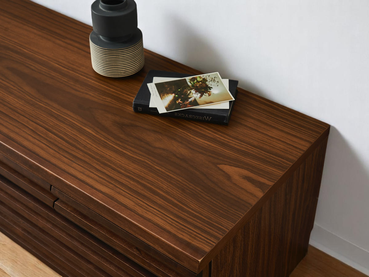 テレビ台 幅160cm ローボード 70型対応 天然木 完成品 ( TV台 テレビボード 収納 家具 ラック フラップ扉 無垢 引き出し 可動棚 リビングボード ルーバー ナチュラル ウォールナット ) 【ナチュラル】 ナチュラル